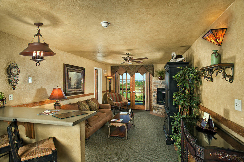 The Keeter Center At College Of The Ozarks Apartment Hollister Exterior foto